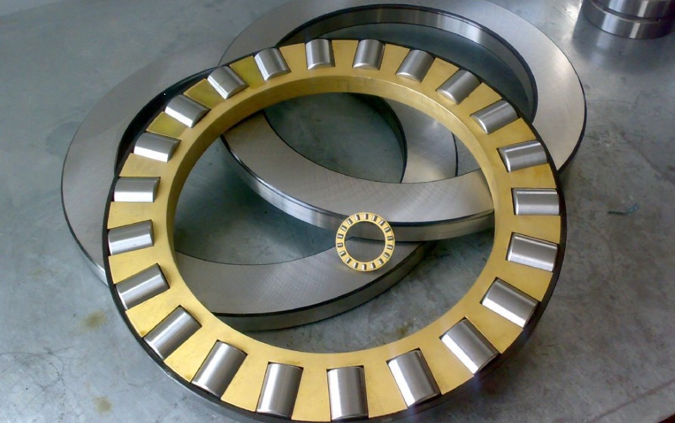 INA RT617 Cylindrical Thrust Bearing Single Direction Open End 39000lbf Dynamic Load Capacity 3200rpm Maximum Rotational Speed Medium Cross Section Inch Standard Cage 3-5/8 OD 2 ID 1 Width 95000lbf Static Load Capacity 